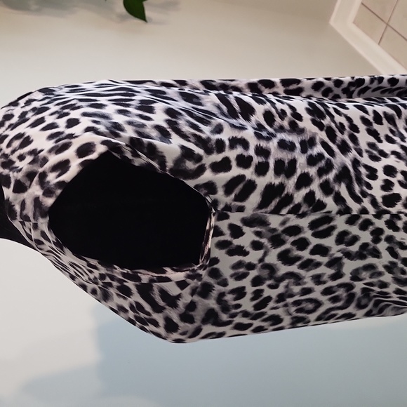 Calvin Klein sleeveless blouse - Picture 6 of 9